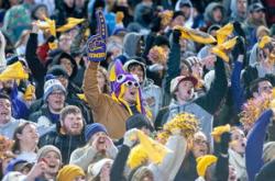 西亚卡姆重要时刻最后时刻胜出，RNG带队取胜！引发球迷热议